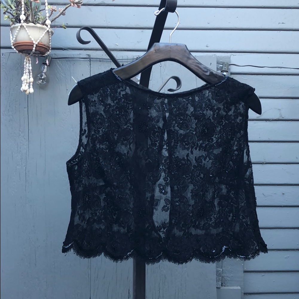 CROPPED LACE TANK-s